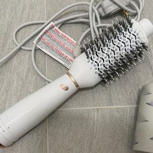 T3 White Hair Dryer Brush
